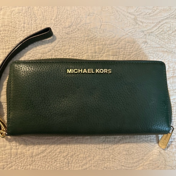 Michael Kors Emerald Green Wristlet Wallet with Gold Zipper - Picture 1 of 3